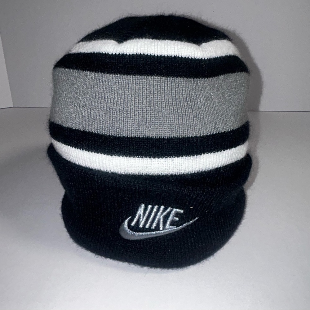 Nike Youth Black Beanie